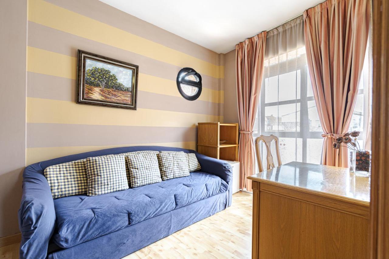Meco Hostal Don Juan מראה חיצוני תמונה